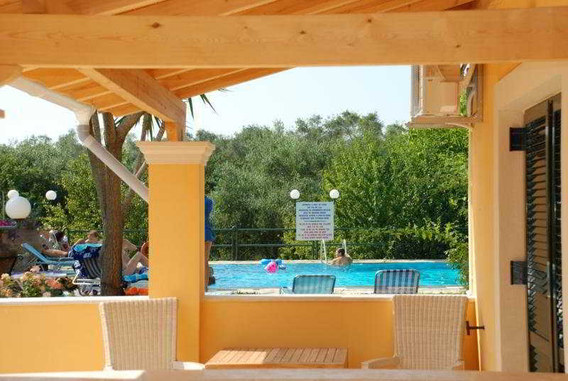 Spiti Nikos Aparthotel Danilia Exteriör bild