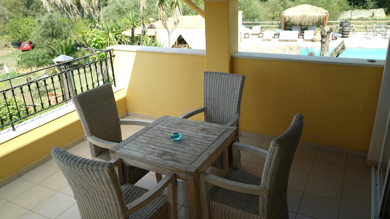 Spiti Nikos Aparthotel Danilia Exteriör bild
