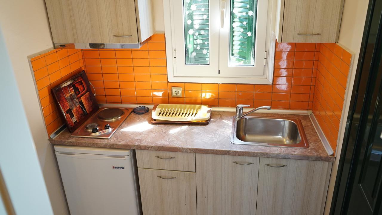 Spiti Nikos Aparthotel Danilia Exteriör bild
