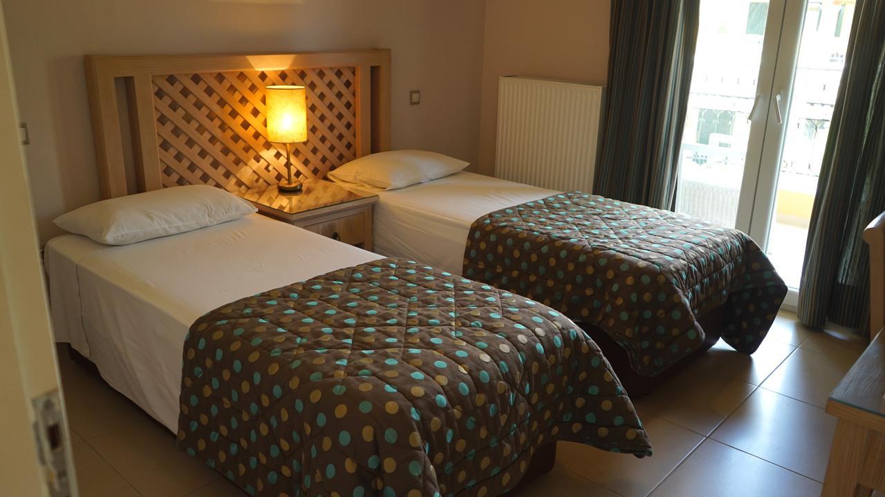 Spiti Nikos Aparthotel Danilia Exteriör bild