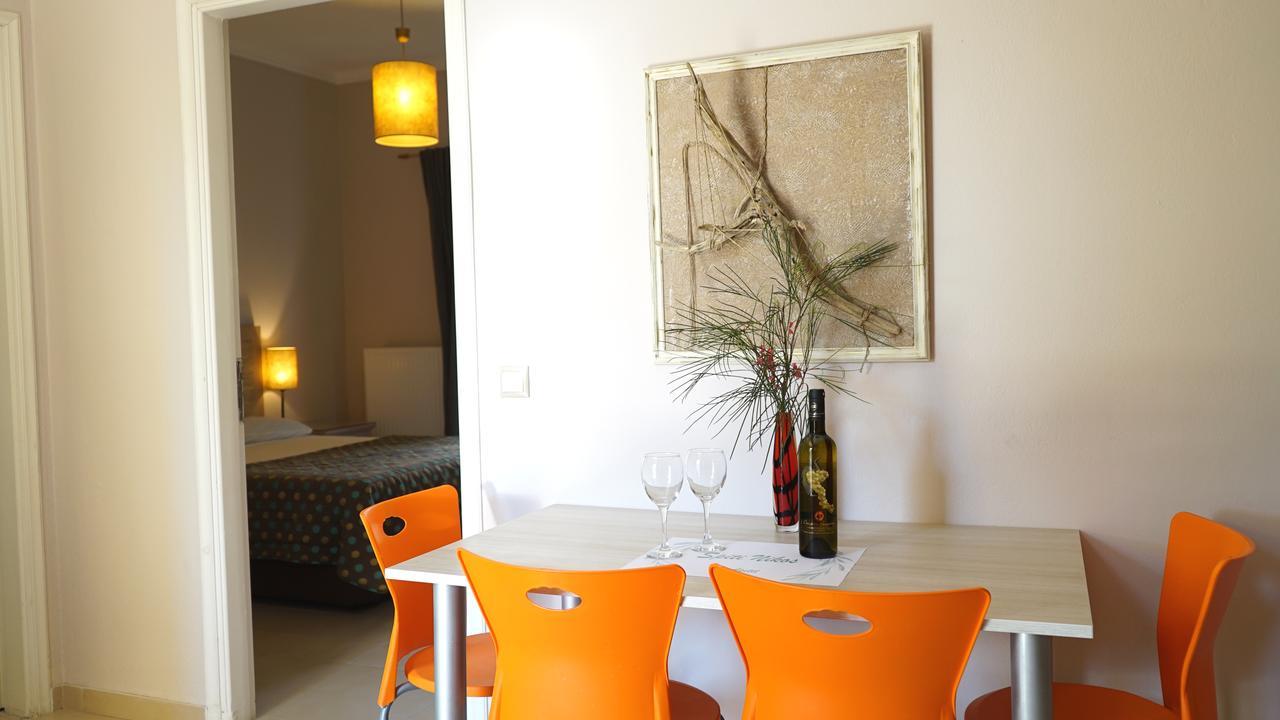 Spiti Nikos Aparthotel Danilia Exteriör bild