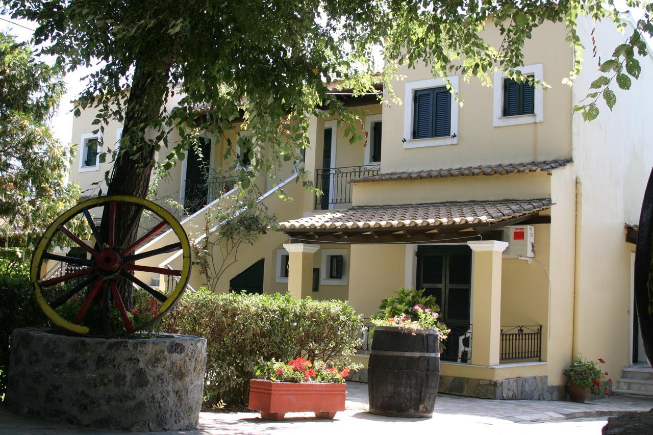 Spiti Nikos Aparthotel Danilia Exteriör bild