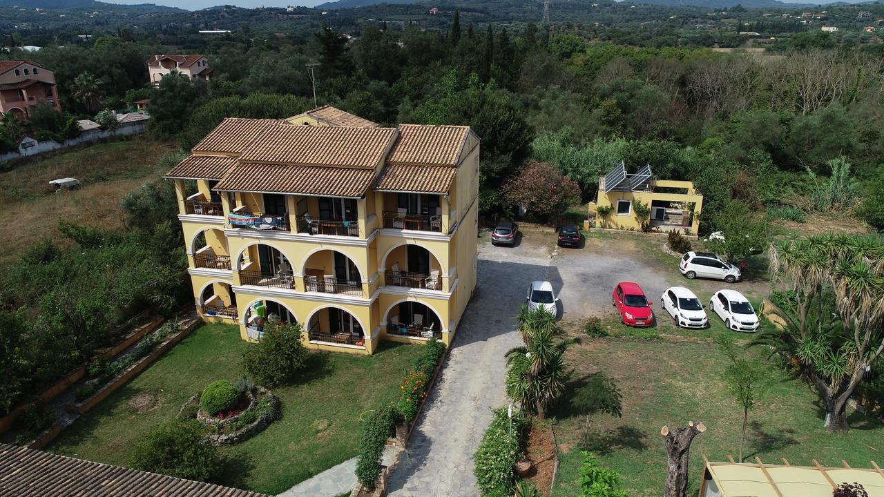 Spiti Nikos Aparthotel Danilia Exteriör bild